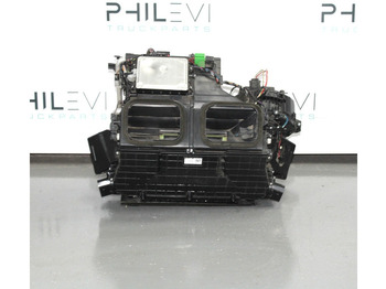 : фото в шапке страницы