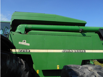 Зерноуборочный комбайн JOHN DEERE 2258