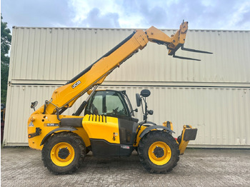 Телескопический погрузчик JCB