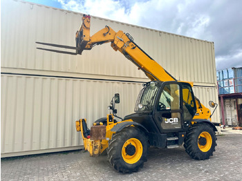 Телескопический погрузчик JCB