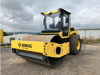 Каток BOMAG