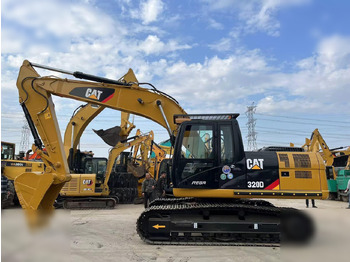 Гусеничный экскаватор CATERPILLAR 320D
