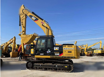 Гусеничный экскаватор CATERPILLAR 320D