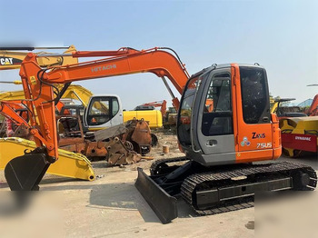 Гусеничный экскаватор HITACHI ZX75