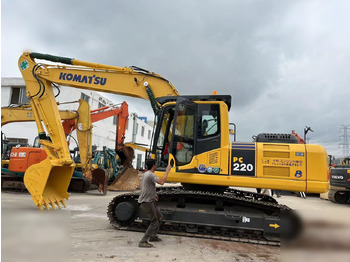 Гусеничный экскаватор KOMATSU PC220-8