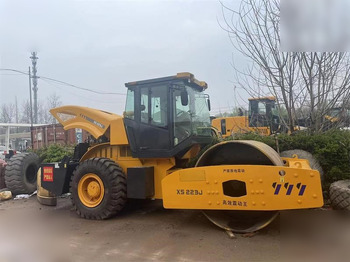 Компактор XCMG XS223J