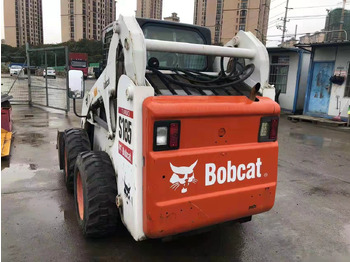Мини-погрузчик с бортовым поворотом BOBCAT S185