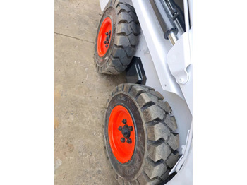 Мини-погрузчик с бортовым поворотом BOBCAT S70: фото 4