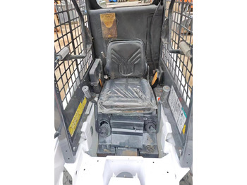 Мини-погрузчик с бортовым поворотом BOBCAT S70: фото 5