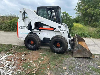 Мини-погрузчик с бортовым поворотом BOBCAT S300