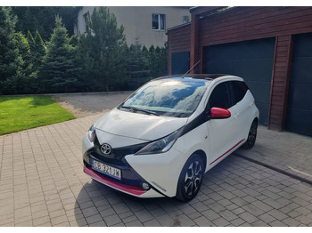 Легковой автомобиль TOYOTA