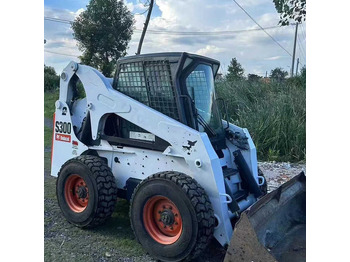 Мини-погрузчик с бортовым поворотом BOBCAT S300