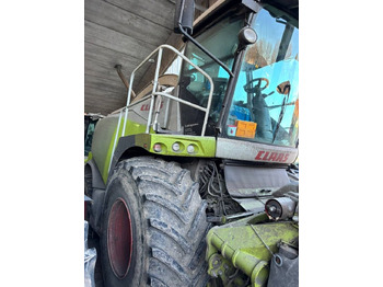 Кормоуборочный комбайн CLAAS Jaguar 970