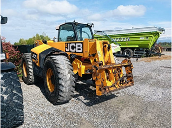 Телескопический погрузчик JCB