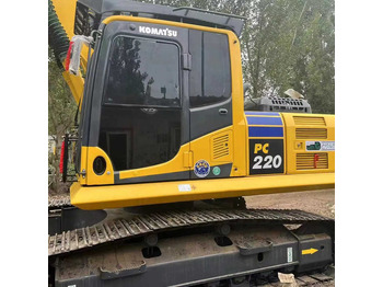 Гусеничный экскаватор KOMATSU PC220-8