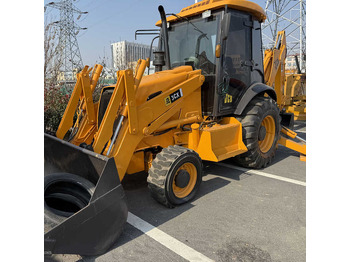 Экскаватор-погрузчик JCB 3CX