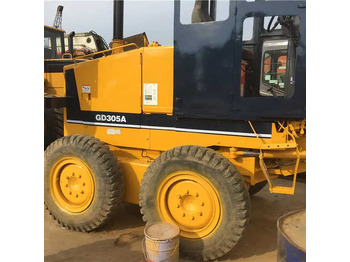 Грейдер KOMATSU