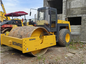 Дорожный каток BOMAG