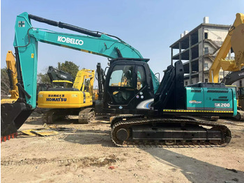 Гусеничный экскаватор KOBELCO