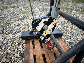 Телескопический погрузчик MANITOU TREUIL / WINCH 3 TON MANITOU 921337: фото 5