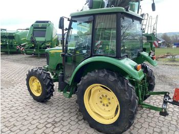 Трактор John Deere 5055E: фото 5