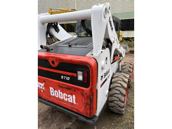Мини-погрузчик с бортовым поворотом BOBCAT S770