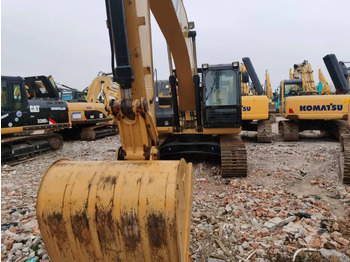 Гусеничный экскаватор CATERPILLAR 320D2