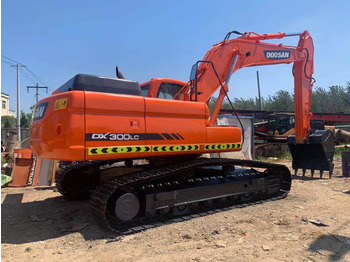 Гусеничный экскаватор DOOSAN DX300LC