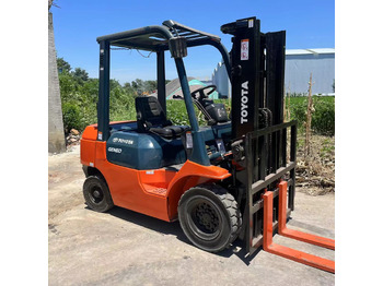 Дизельный погрузчик TOYOTA