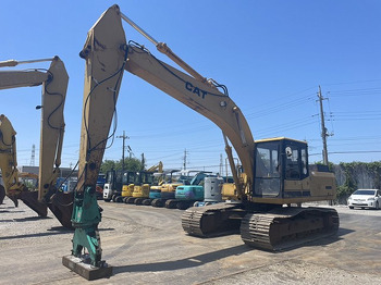 Гусеничный экскаватор CATERPILLAR E200B
