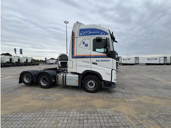 Тягач VOLVO FH 500