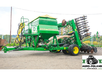 Сеялка JOHN DEERE 2000 Series