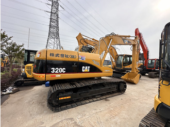 Гусеничный экскаватор CATERPILLAR 320CL