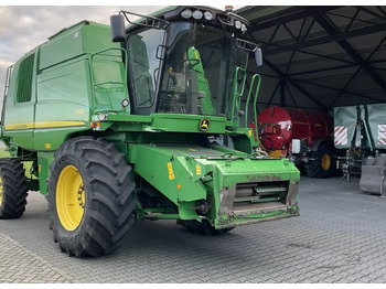 Зерноуборочный комбайн JOHN DEERE T560