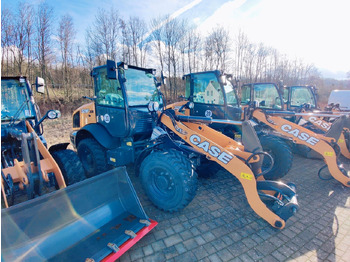 Колёсный погрузчик CASE