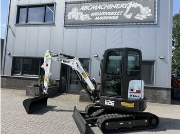 Мини-экскаватор BOBCAT E26