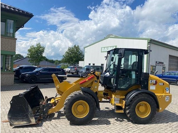 Колёсный погрузчик CATERPILLAR 908