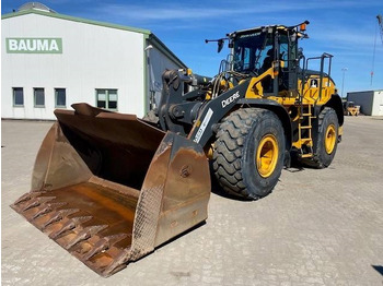 Колёсный погрузчик JOHN DEERE