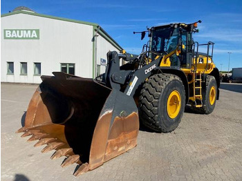 Колёсный погрузчик JOHN DEERE