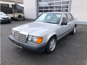 Седан MERCEDES-BENZ