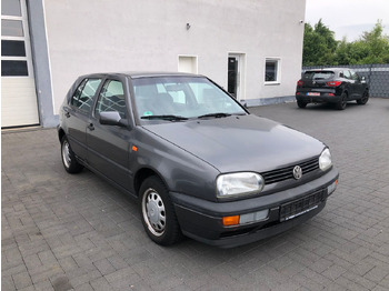 Седан VOLKSWAGEN