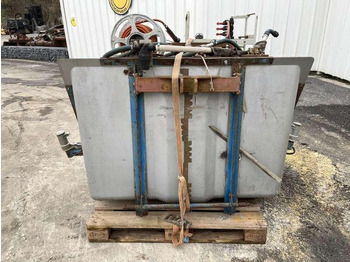 Навесной опрыскиватель TECNOMA