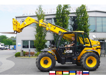 Телескопический фронтальный погрузчик JCB