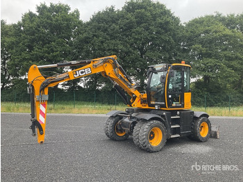 Колёсный экскаватор JCB