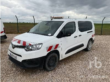 Легковой автомобиль TOYOTA
