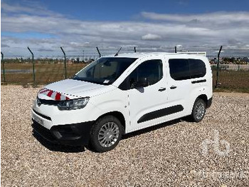 Легковой автомобиль TOYOTA