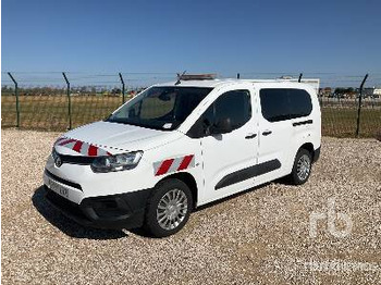 Легковой автомобиль TOYOTA