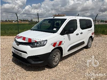 Легковой автомобиль TOYOTA