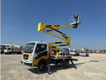 Грузовик с подъемником RENAULT Maxity 110