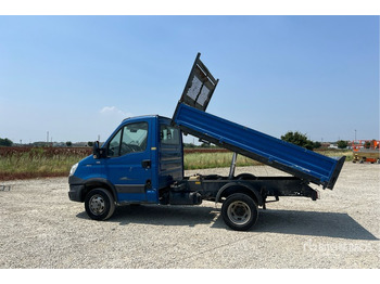 Малотоннажный самосвал IVECO Daily 35c11